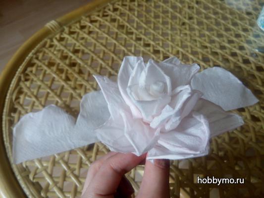 Нежные розы из бумажных салфеток Нежные розы из бумажных салфеток,,цветы из салфеток,цветы из бумаги,цветы из салфеток,розы из салфеток,цветы,розы