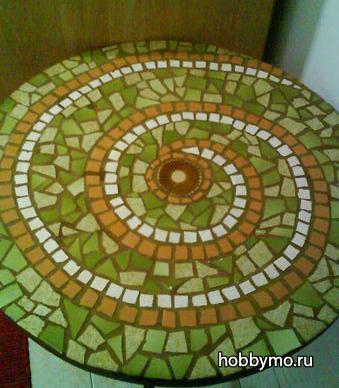 Кофейный столик украшенный плиткой Кофейный столик украшенный плиткой,,плитка,мозаика,кофейный столик
