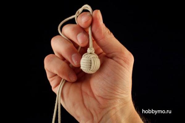 Обезьяний кулак (Monkey fist) - декоративный узел Обезьяний кулак (Monkey fist) - декоративный узел,,схема плетения кулака,кулак обезьяны,обезьяний кулак,плетение из шнура,брелоки,брелок,макраме,паракорд,плетение из паракорда