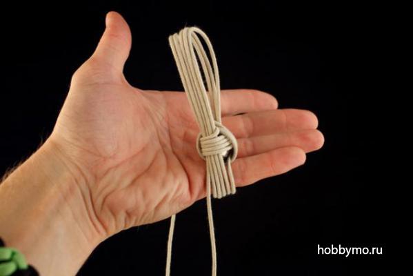 Обезьяний кулак (Monkey fist) - декоративный узел Обезьяний кулак (Monkey fist) - декоративный узел,,схема плетения кулака,кулак обезьяны,обезьяний кулак,плетение из шнура,брелоки,брелок,макраме,паракорд,плетение из паракорда