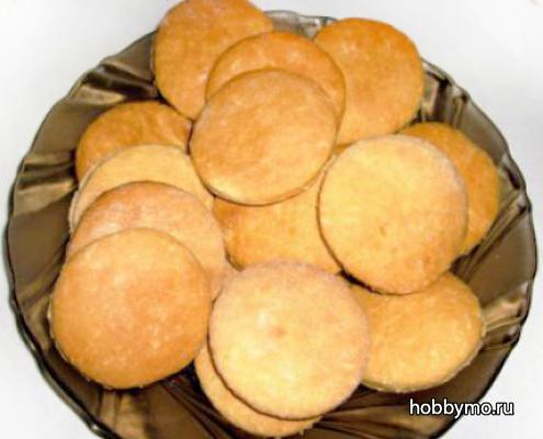 Печенье песочное и печенье молочное Печенье песочное и печенье молочное