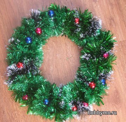Новогодний венок из мишуры Новогодний венок из мишуры,,новый год,из мишуры,новогодние венки,рождественские венки,венки,новогодние украшения