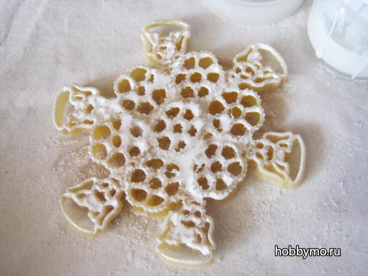 Снежинки из макарон Снежинки из макарон,,новый год,снежинки,из макарон,макароны,снежинки из макарон