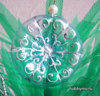 Снежинки из пластиковых бутылок Снежинки из пластиковых бутылок,,новый год,из пластиковых бутылок,снежинки из пластиковых бутылок,снежинки