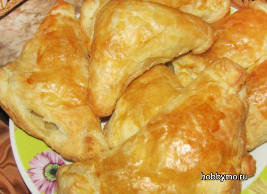 Выпечка из слоеного теста с мясом с пошагово Выпечка из слоеного теста с мясом с пошагово