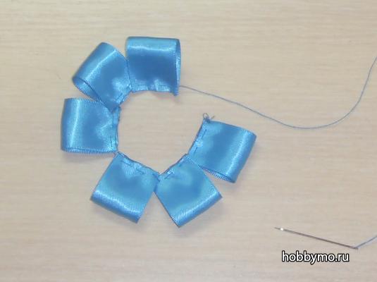 Заколка из лент для дочки своими руками Заколка из лент для дочки своими руками,,цветы из лент,заколка,атласные ленты,заколки,ленты,ленточки,канзаши,заколки из лент