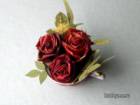 Розы из осенних листьев Розы из осенних листьев,,роза,осень,розы,роза из листьев,розы из листьев,цветы из листьев,осенние поделки