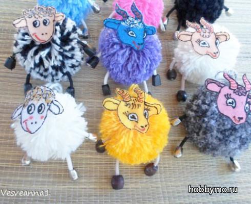 Игрушки из помпонов. Овечки своими руками Игрушки из помпонов. Овечки своими руками