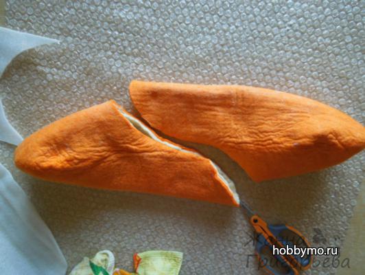 Тапочки Апельсинки своими руками (Мокрое валяние шерстью для начинающих) Тапочки Апельсинки своими руками (Мокрое валяние шерстью для начинающих),,мокрое валяние,валяние тапочек,валяние,тапочки