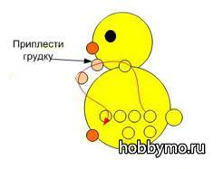 Цыпленок из кристаллов сваровски Цыпленок из кристаллов сваровски,,фулерена,фигурки из бисера,объемные фигурки из бисера,животные из бисера,птицы из бисера,цыпленок из бисера