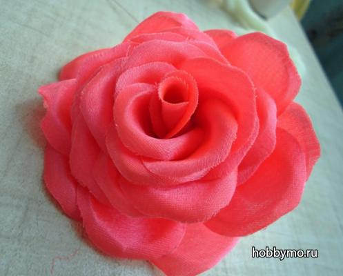 Роза из ткани как живая Роза из ткани как живая,,цветы своими руками,роы своими руками,цветы из ткани,розы из ткани,розы
