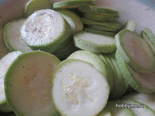 Кабачки жареные с чесноком и майонезом Кабачки жареные с чесноком и майонезом,,закуска из кабачков,кабачки с чесноком,закуски,жареные кабачки,кабачки