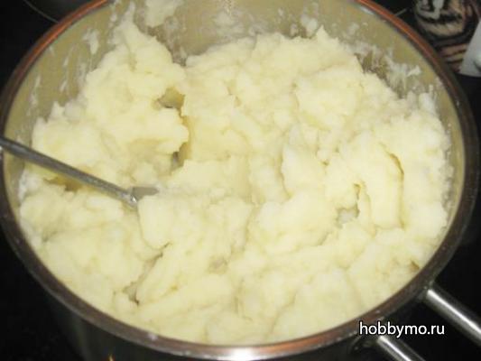 Гуляш с подливкой и картофельное пюре Гуляш с подливкой и картофельное пюре,,обеды,гуляш,гуляш с подливкой,детское меню,вторые блюда