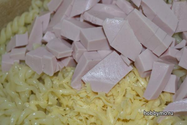 Макароны с сыром и колбасой Макароны с сыром и колбасой,,макароны с сыром,макароны,макароны с колбасой,вторые блюда