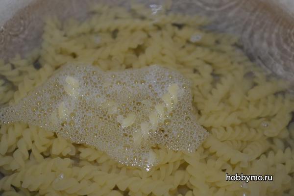 Макароны с сыром и колбасой Макароны с сыром и колбасой,,макароны с сыром,макароны,макароны с колбасой,вторые блюда