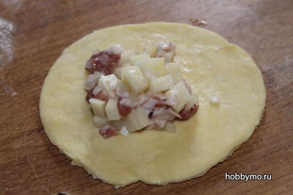 Эчпочмаки по татарски с мясом и картошкой Эчпочмаки по татарски с мясом и картошкой,,эчпочмаки,татарская кухня,эчпочмаки с мясом и картофелем,эчпочмак,пирожки с мясом,национальная кухня,выпечка