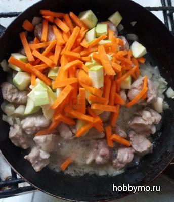 Плов с кабачками и свининой Плов с кабачками и свининой,,плов с кабачками,плов со свининой,плов с мясом,свинина,кабачки,плов