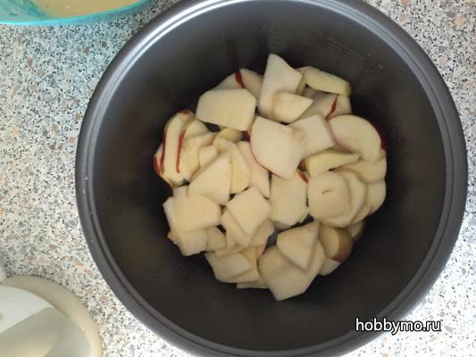 Шарлотка с яблоками в мультиварке Шарлотка с яблоками в мультиварке,,сладкая выпечка,выпечка,шарлотка,яблоки,мультиварка,пирог
