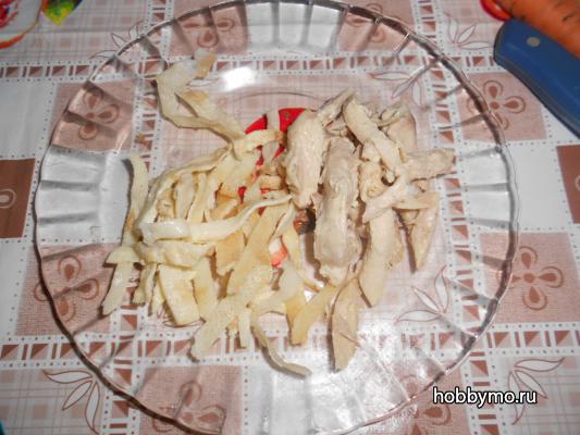 Салат с яичными блинчиками Салат с яичными блинчиками,,мясные салаты,салаты с мясом,яичные блинчики,салаты,первые блюда
