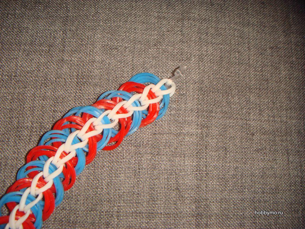 Резиночки рейнбоу лум. Браслеты из резинок. Резинки для плетения браслетов. Браслет плетение. Плетение из резиночек.
