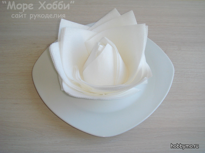 Как красиво сложить бумажные салфетки в салфетницу или стакан: 6 идей