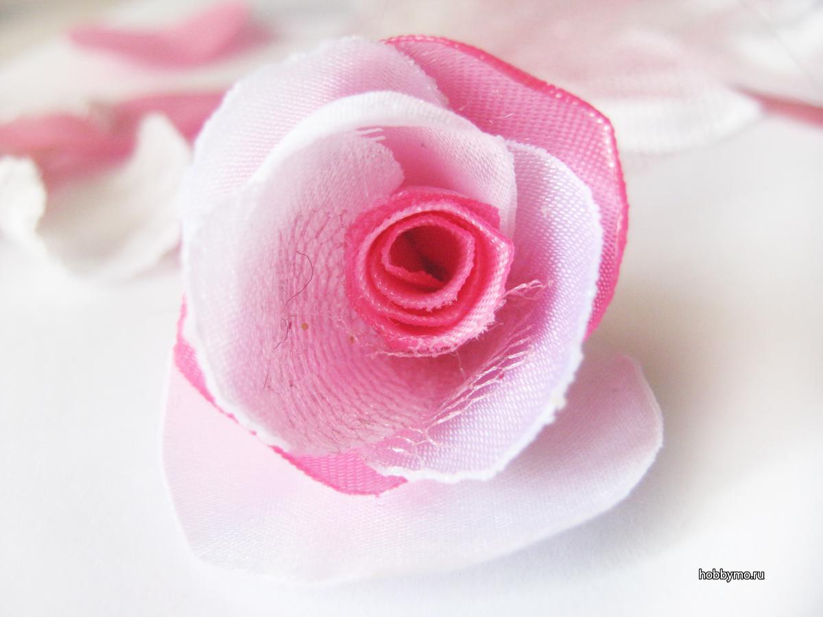 Видео про розовые. Розочки для волос своими руками. Как сделать розу из ткани. Сделать розочки для Барби.