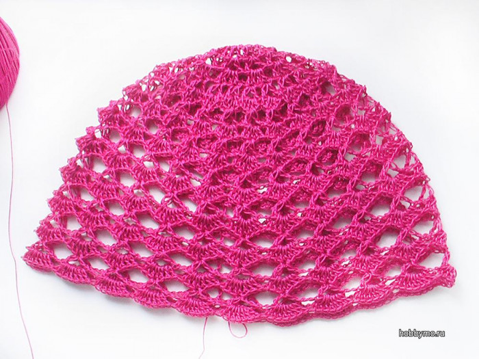 Итак, для вязания летней шапочки для девочки вам понадобятся: